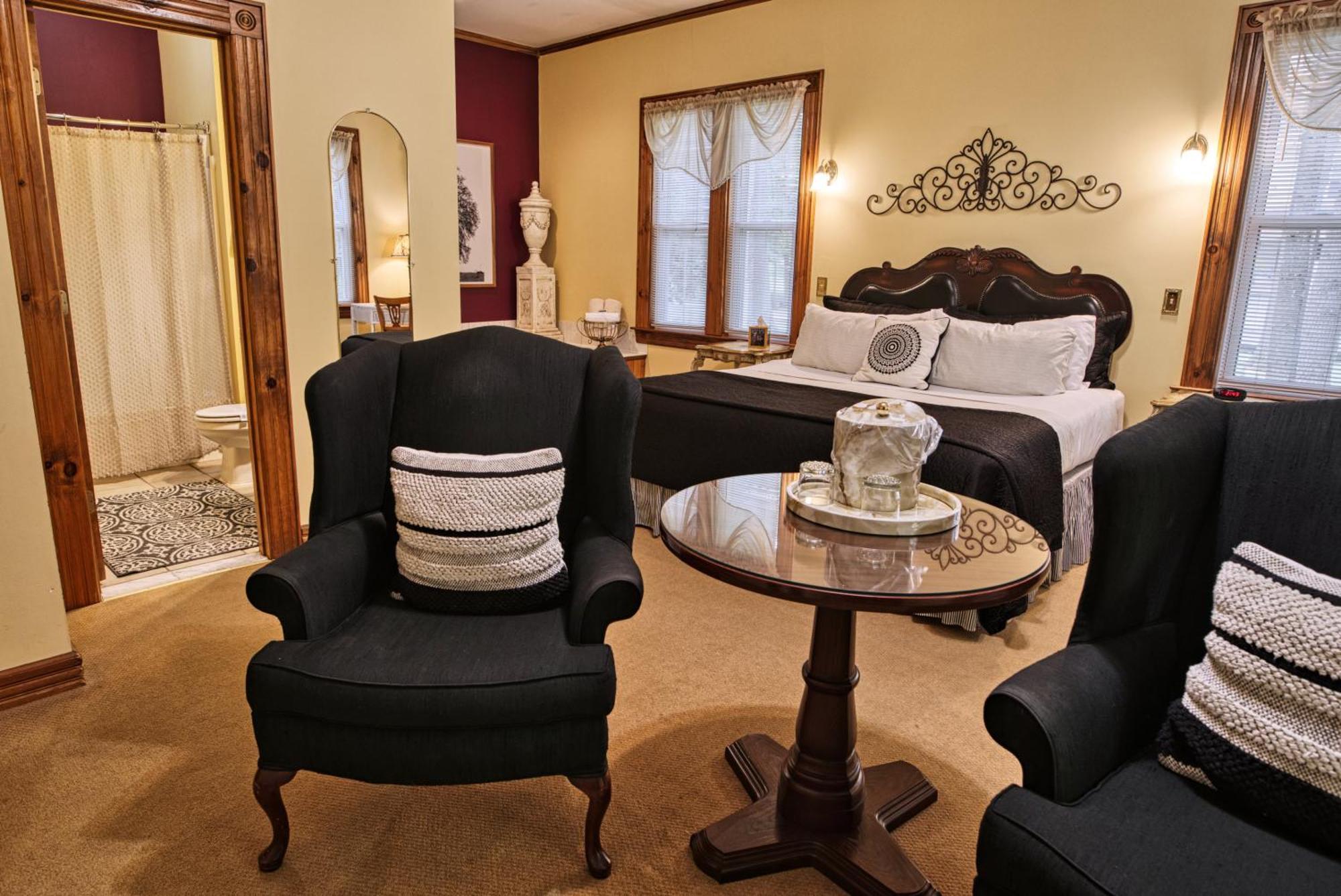 Rockwell Falls Inn And Wine Bar Lake Luzerne Habitación foto
