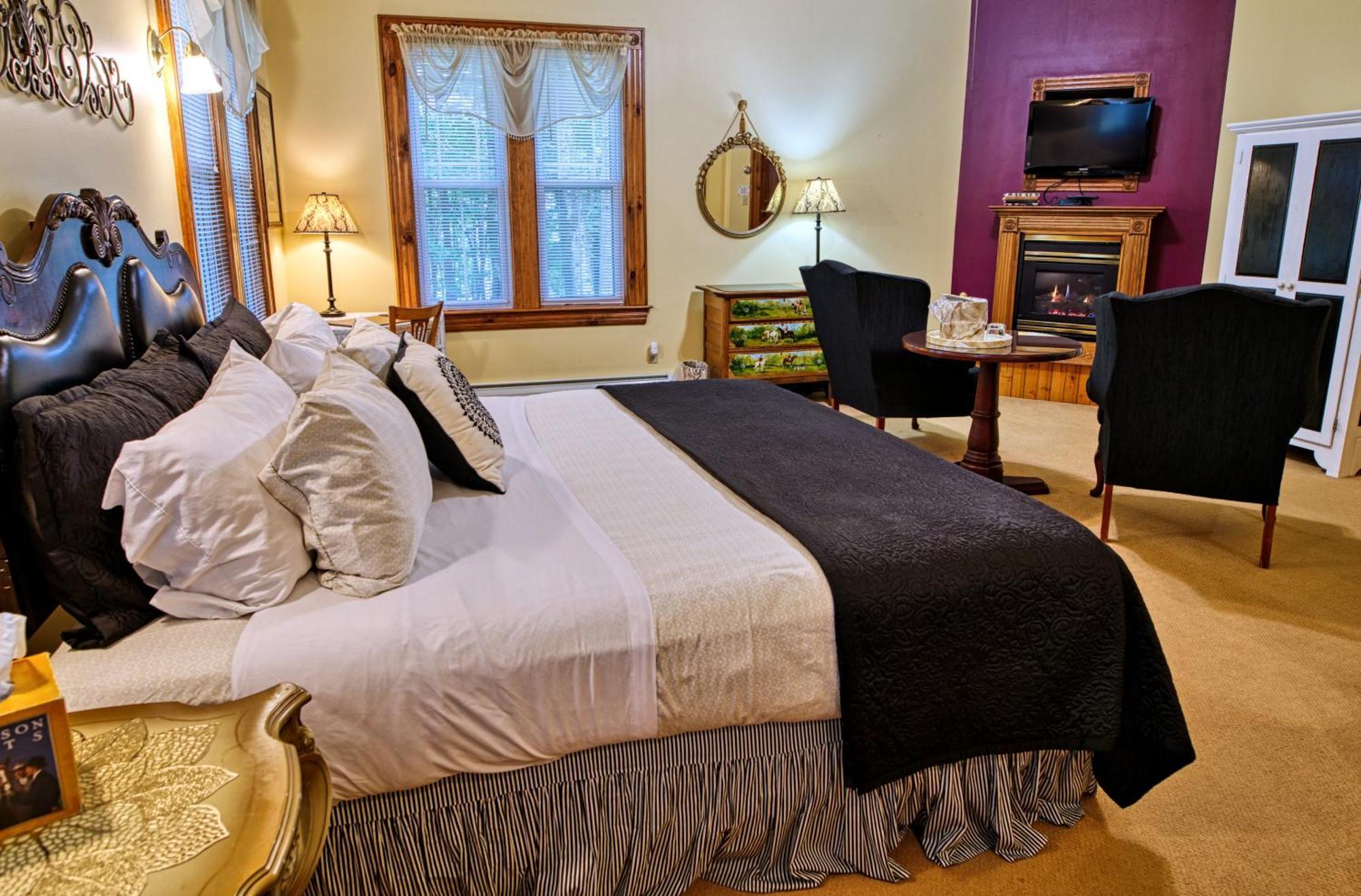 Rockwell Falls Inn And Wine Bar Lake Luzerne Exterior foto