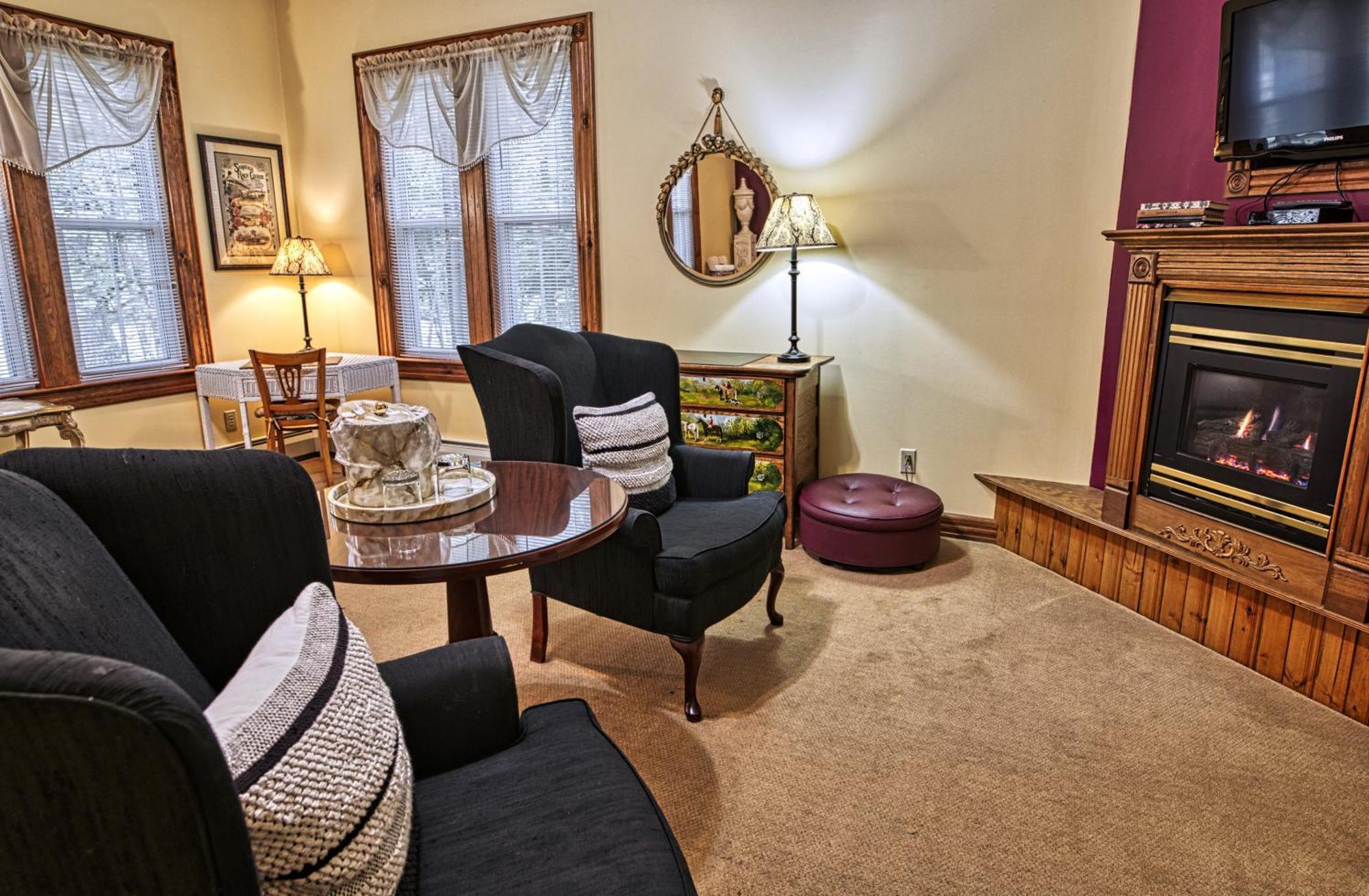 Rockwell Falls Inn And Wine Bar Lake Luzerne Habitación foto