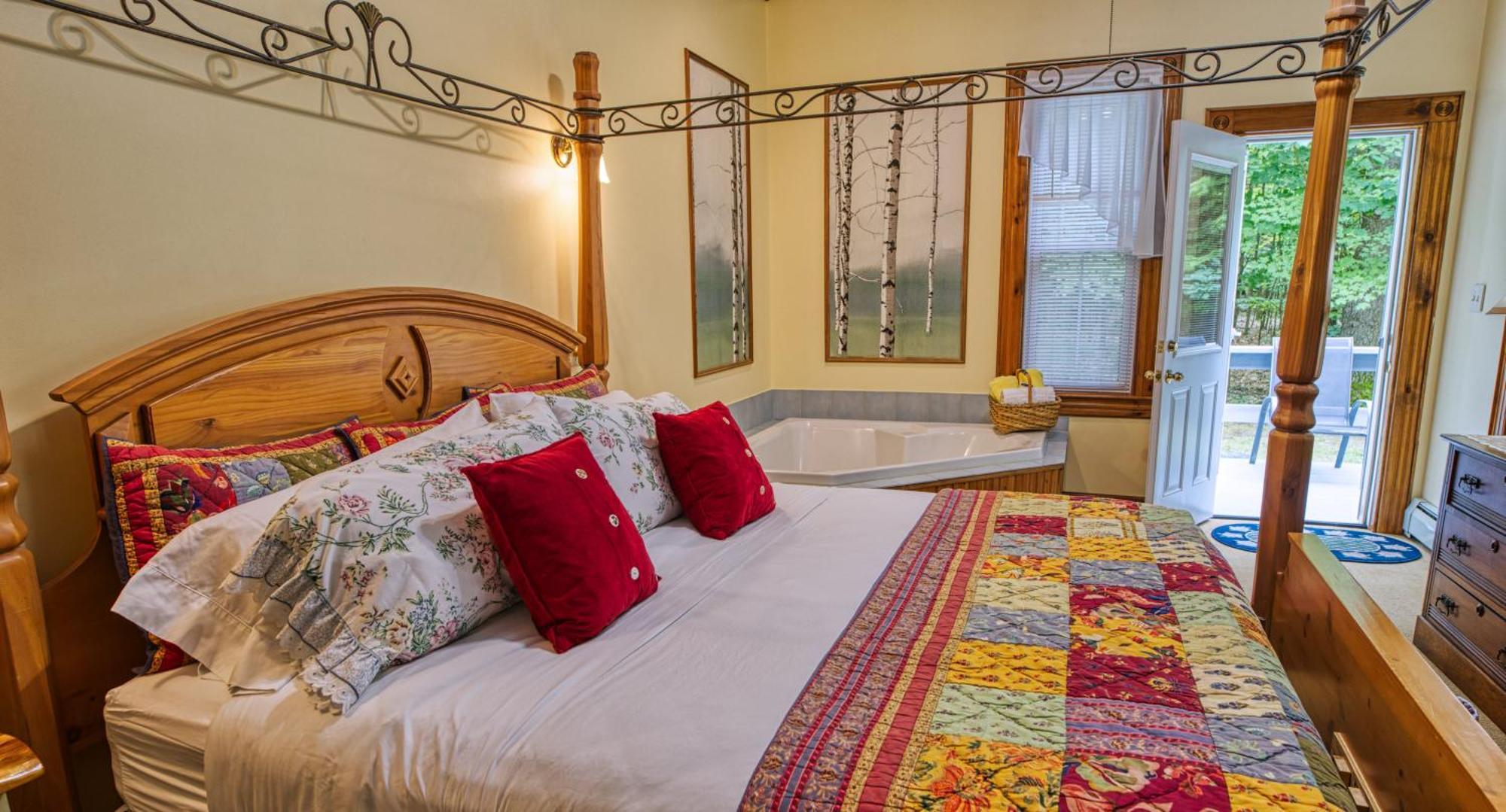 Rockwell Falls Inn And Wine Bar Lake Luzerne Habitación foto