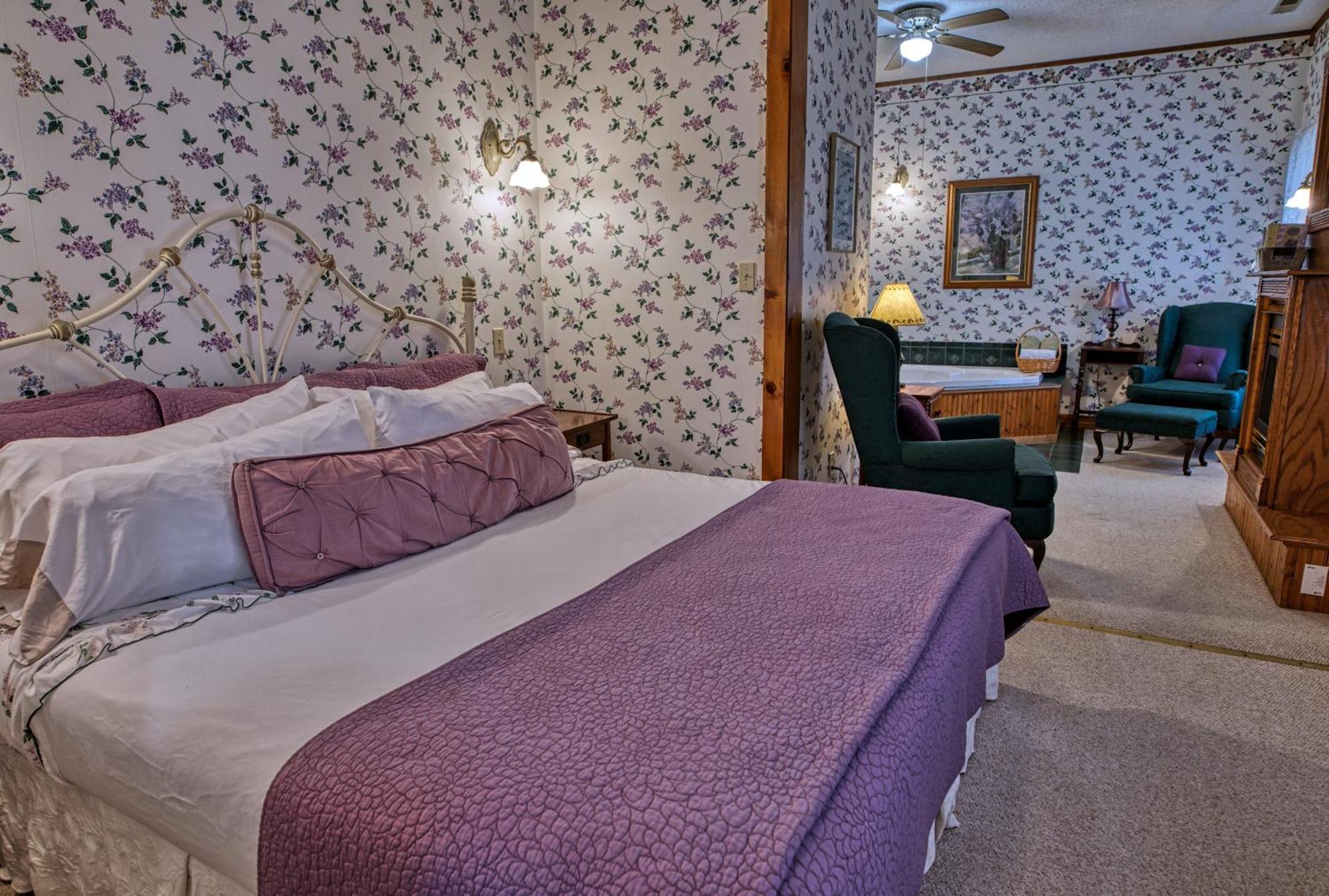 Rockwell Falls Inn And Wine Bar Lake Luzerne Habitación foto