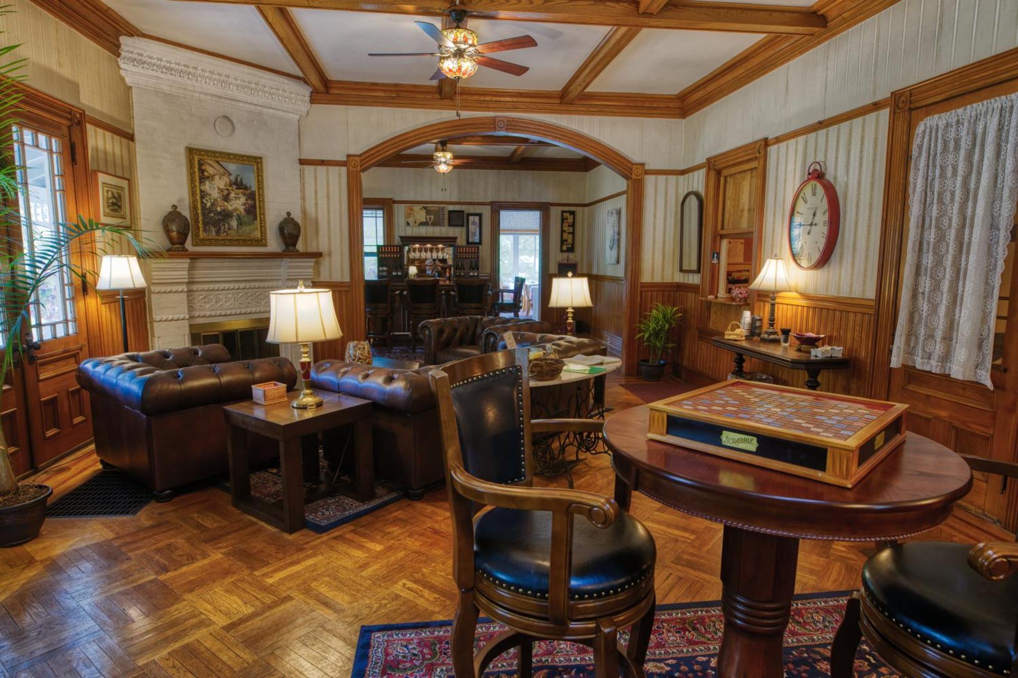 Rockwell Falls Inn And Wine Bar Lake Luzerne Exterior foto